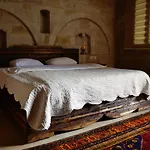 Hotel Family Cave