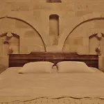 Family Cave Hotell