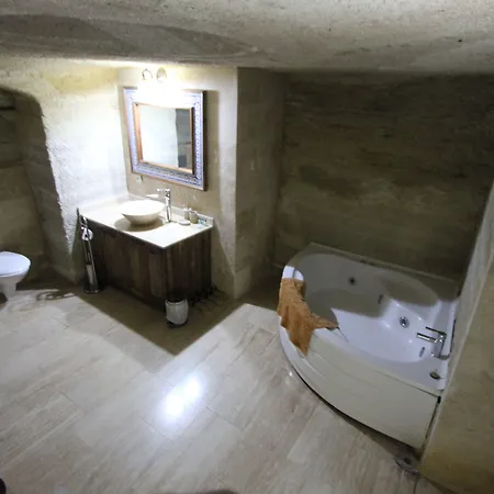Family Cave גורמה