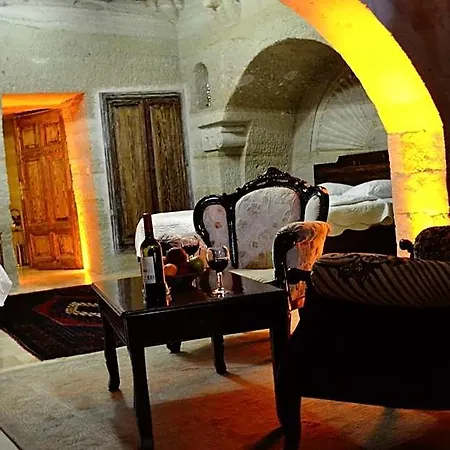 Family Cave Hotel 3*