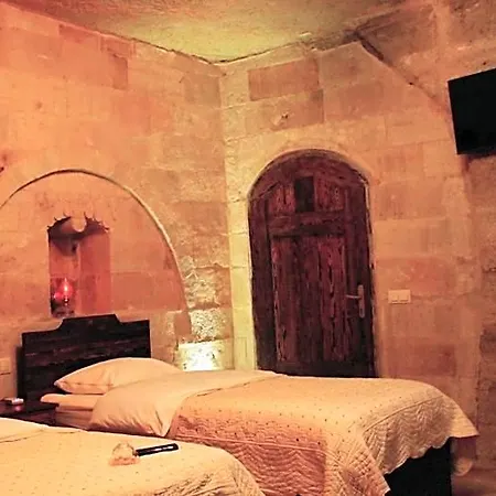 מלון Family Cave 3*