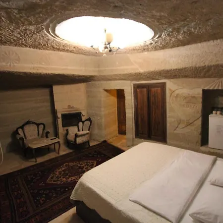 Family Cave גורמה