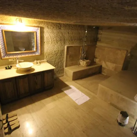 מלון Family Cave 3*