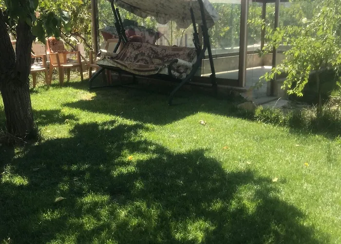 家庭洞穴套房酒店 3*