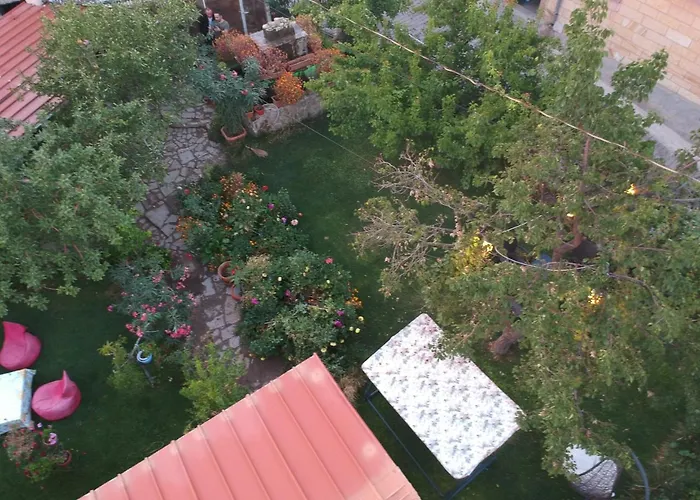 家庭洞穴套房酒店 3*